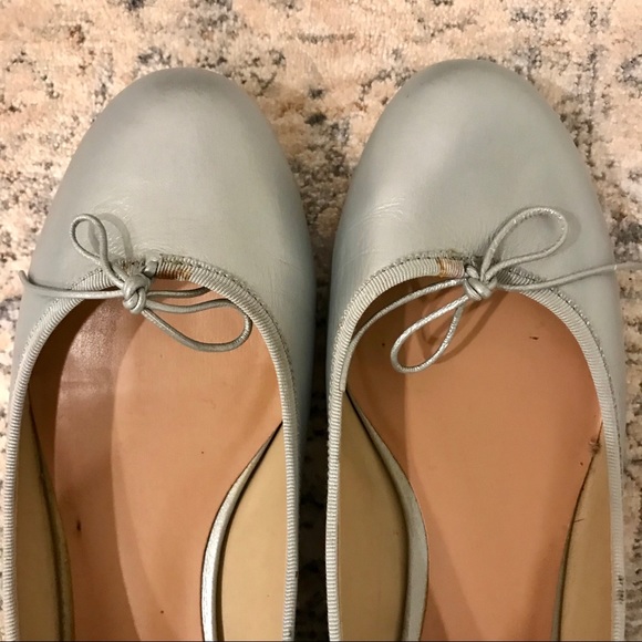 ‘Renvy’ silvery gray pair of ballerina - Picture 10 of 10